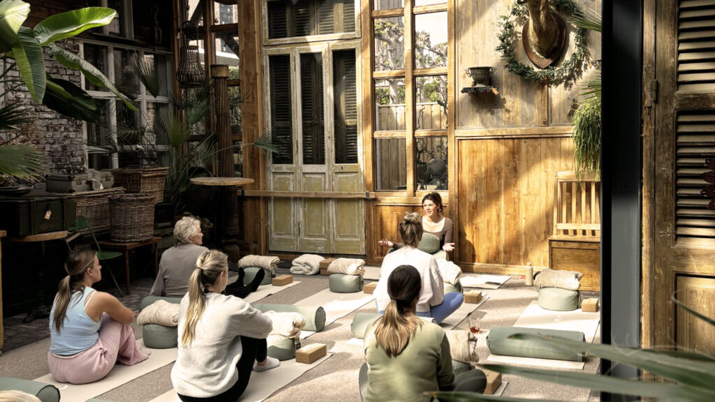 de yoga temple hemelvaart special yoga & tropische lunch